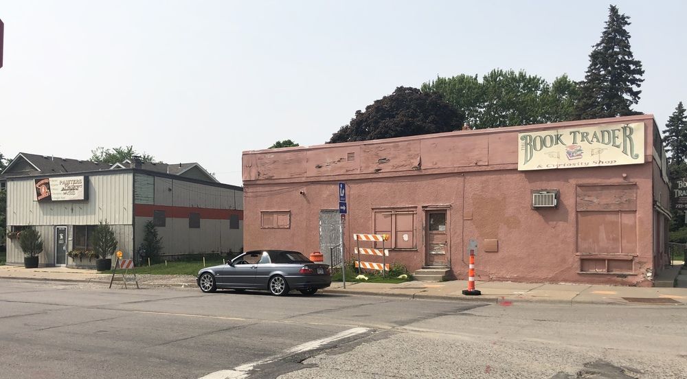 Great Redevelopment Opportunity For Sale in South Minneapolis! : 3320 E 54th St, Minneapolis, MN 55417